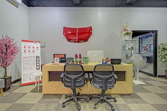 Super Oyo Capital O 3198 Sukomanunggal Inn Surabaya Eksteriør bilde