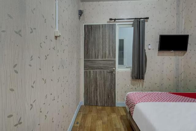 Super Oyo Capital O 3198 Sukomanunggal Inn Surabaya Eksteriør bilde